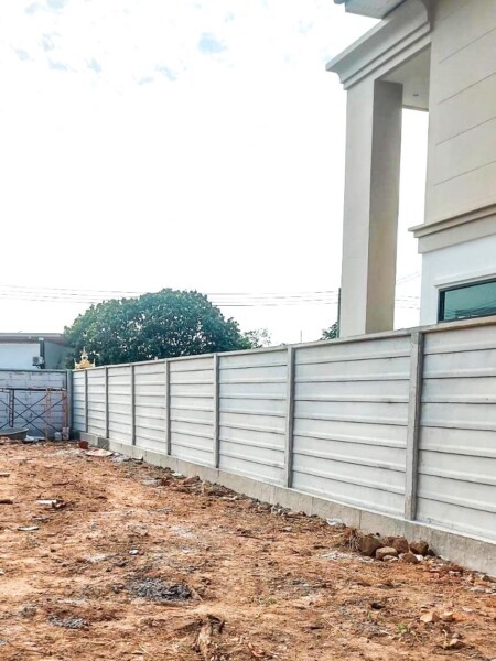 strongwindconstruction.com รับติดตั้งรั้วสำเร็จรูป (77)